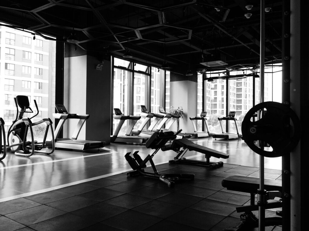 Guía definitiva: Cómo construir tu propio gimnasio en casa con poco presupuesto
