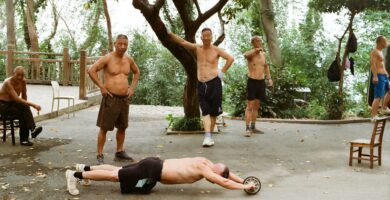 5 Ejercicios Básicos de Fuerza que Todo Principiante Debería Dominar